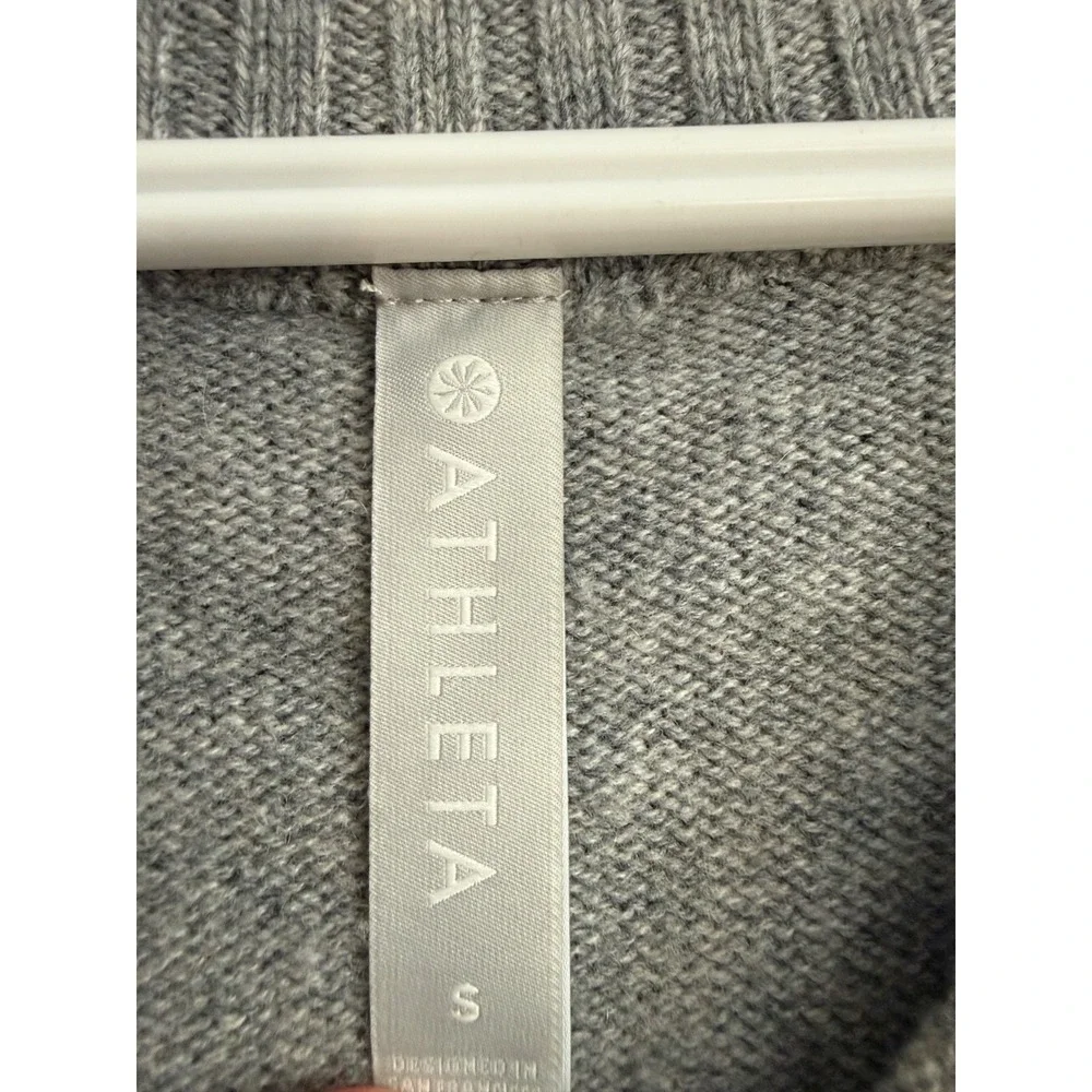 Athleta Women's Tunic Style Sweater Grey size Small